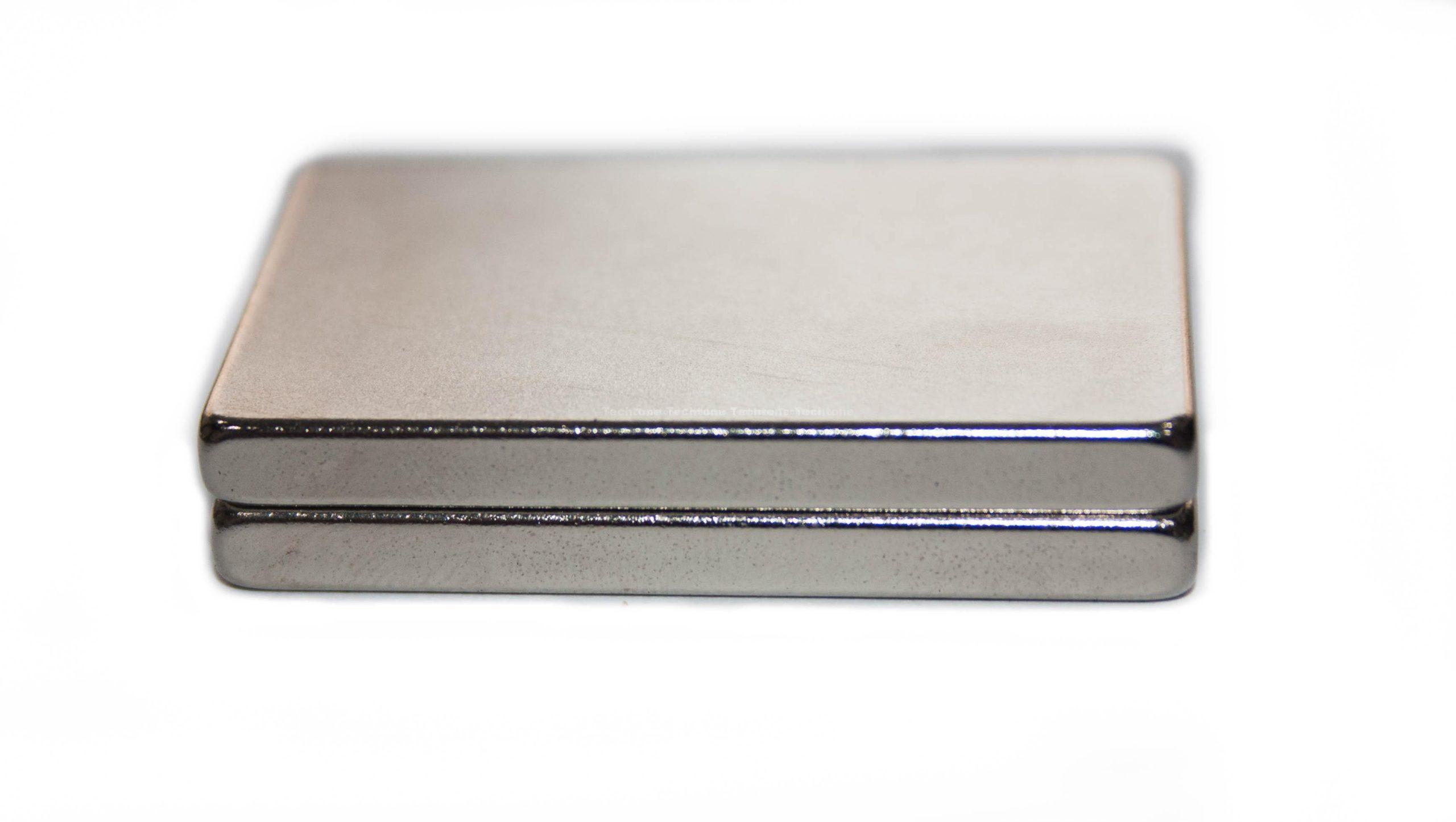 40mm x 25mm x 4mm Neodymium Rare Earth (NdFeB) Rectangular Magnet - Magnets  Online